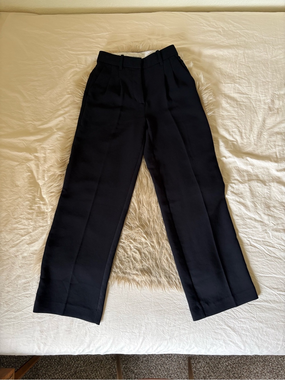 Aritzia Black Effortless Pant